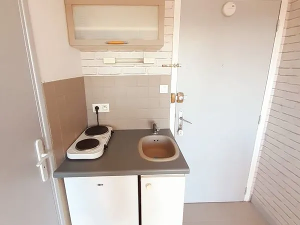 Appartement 1 pièce - 13m² - 384 