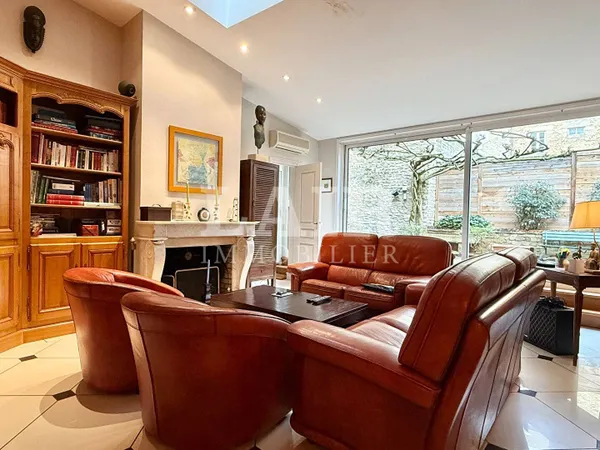 Maison 8 pièces 215 m² 