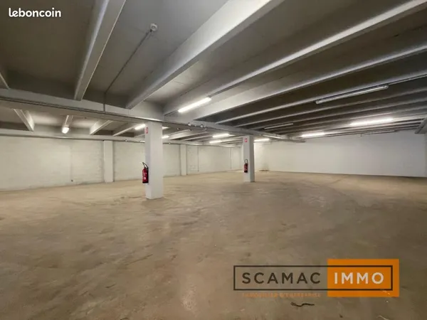 Local industriel 670 m² 