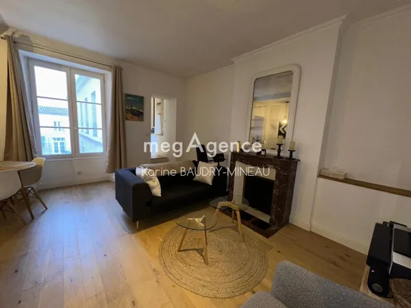 Appartement T2 de charme situé en plein coeur du centre historique de Poitiers 