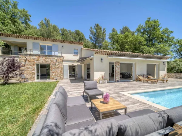 Maison 6 pièces 225 m² 