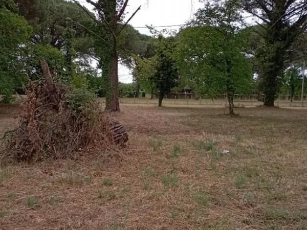 Terrain 1 040 m² Saint Maixant 