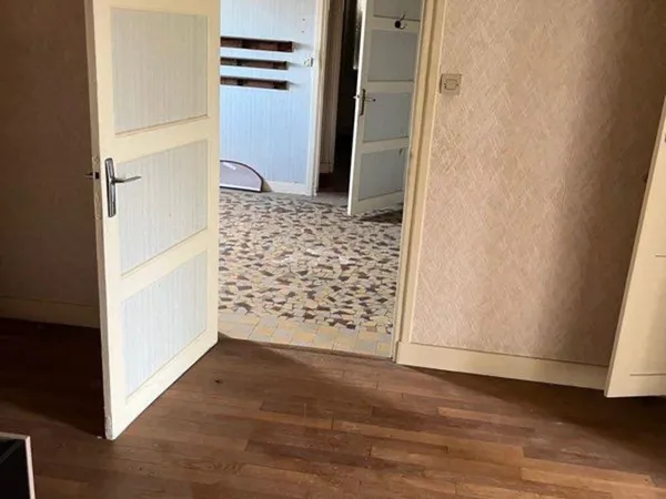 Maison 4 chbrs 2 salons jardin de 500m2 travaux à 