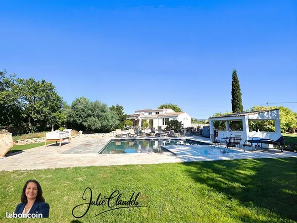Maison 9 pièces 270 m² 