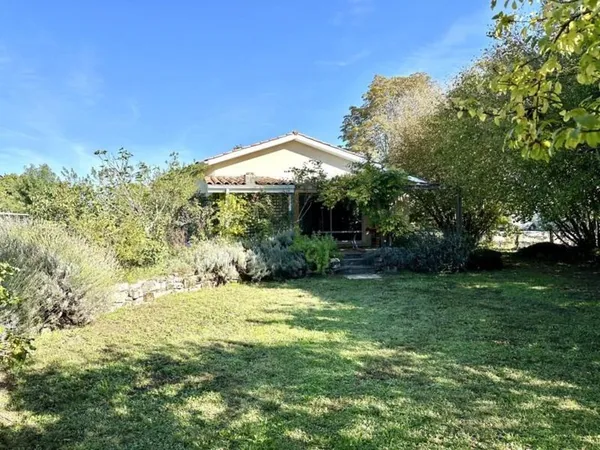 Maison de 6 pièces principales 