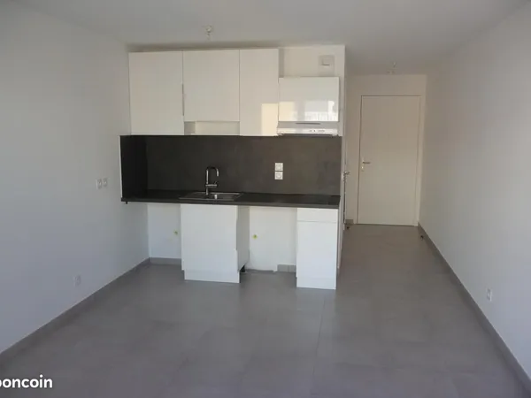 Studio 1 pièce 23 m² 
