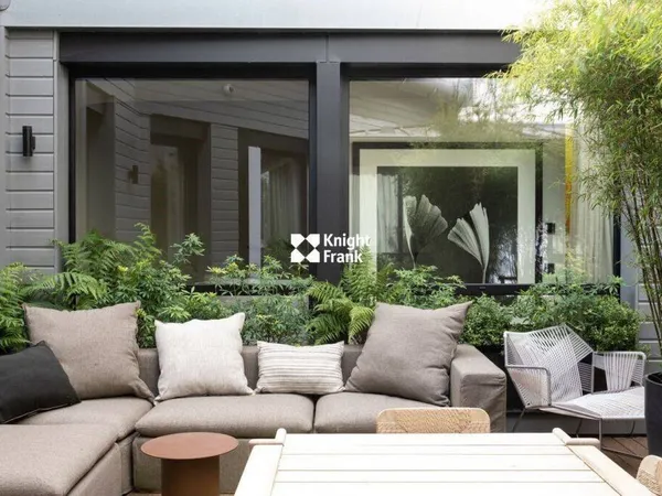 Bureaux 385 m² 