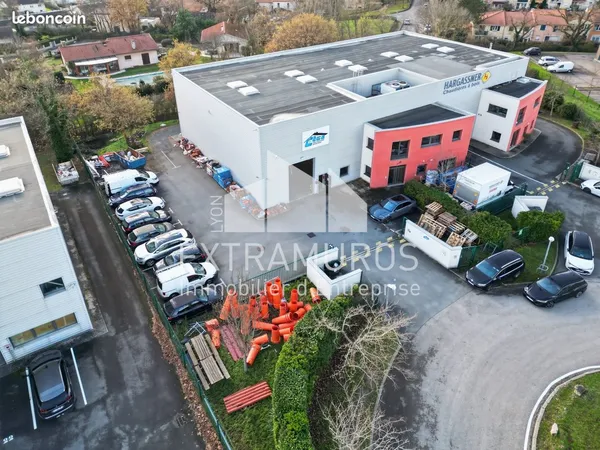 Local 540 m² Saint-Genis-les-Ollières 