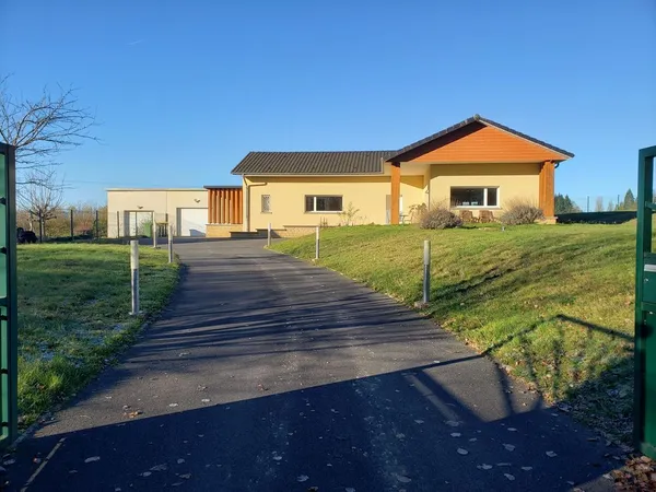 Saint Laurent, maison récente hors lotissement 