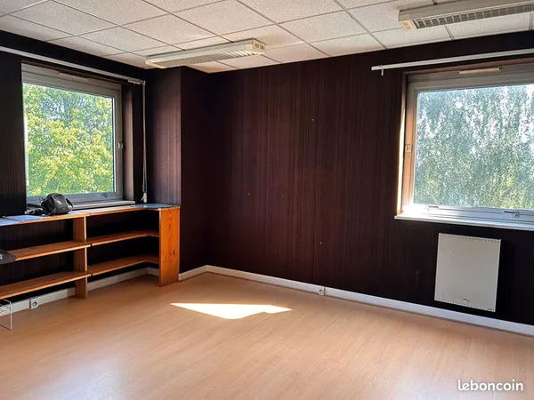 Bureaux 94 m² QUIMPER 