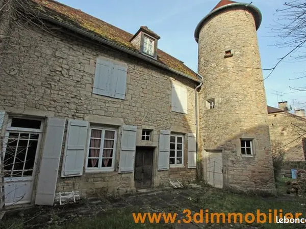 Maison 11 pièces 272 m² 