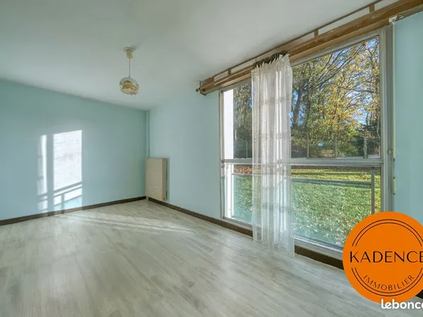 Studio 1 pièce 26 m² 