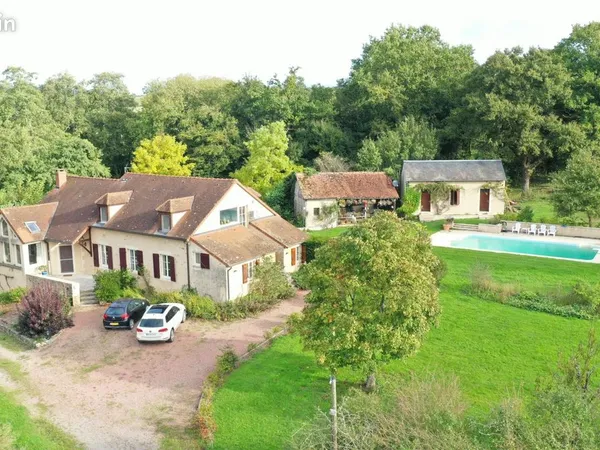 Propriété 10 pièces 165 m² 
