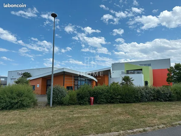 Local 3600 m² LES SABLES D OLONNE 