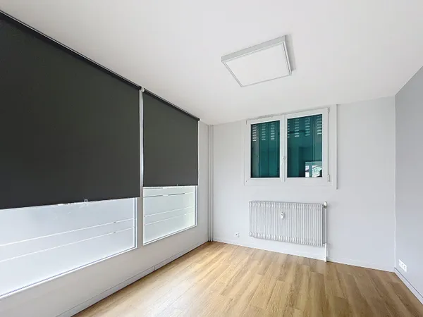 Local professionnel 7 pièces 113 m² 