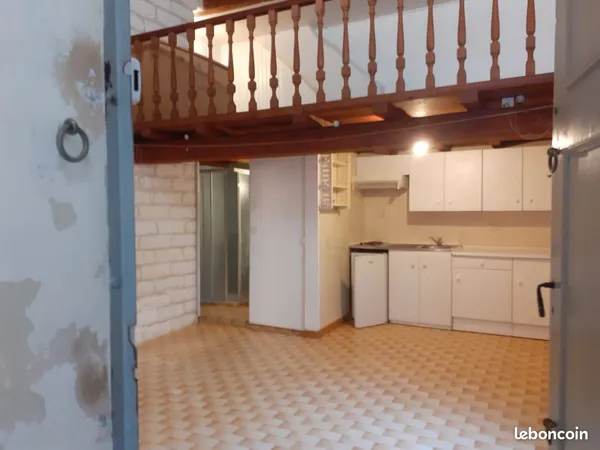 Studio 1 pièce 37 m² 