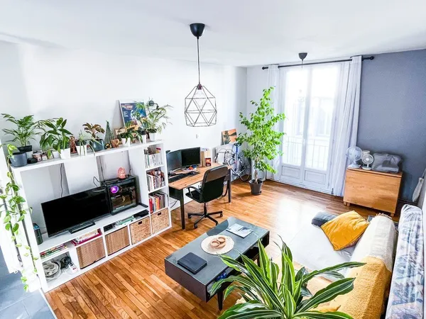 Superbe T2/3 traversant en très bon état ? 65,27 m² 