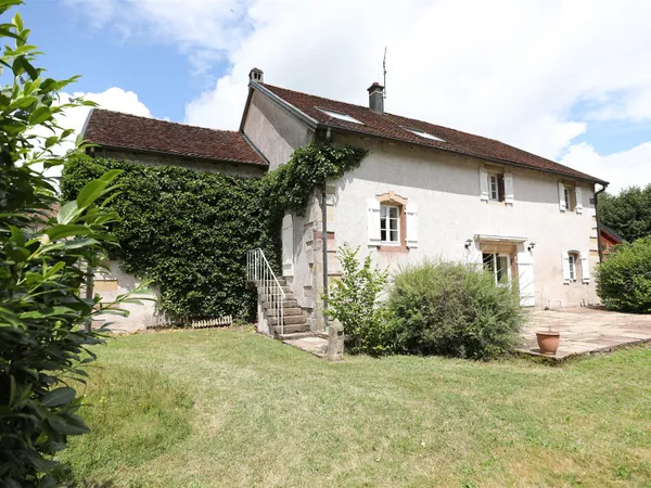 Maison de campagne pleine de caractère avec parc de charme 