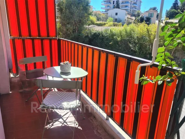 Studio 1 pièce 22 m² 