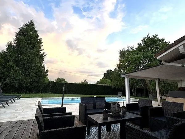 Maison T5 de qualité avec piscine et au calme de 5 pièces à BASCONS (40) 