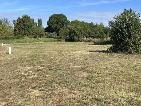 Terrain 777 m² 