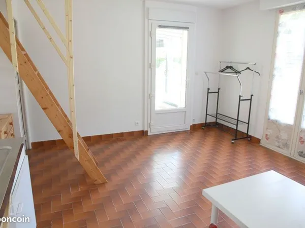 Studio meublé 