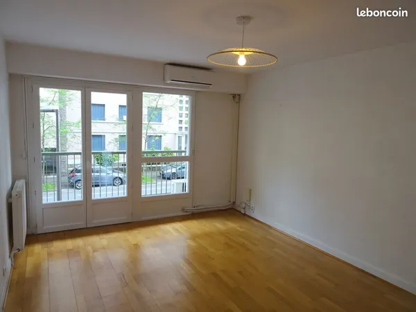 Pau - Appartement T3 de 70 m² + 2 places de stationnement 