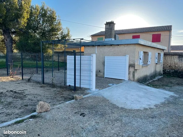 Carpentras t1 bis avec exterieur et emplacements de pkg 