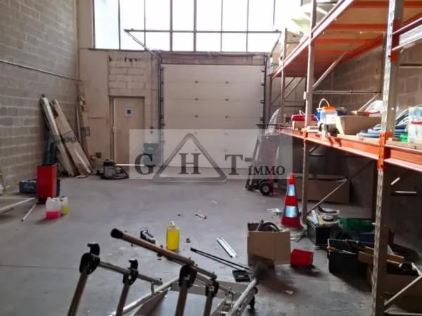 Local industriel 217 m² 