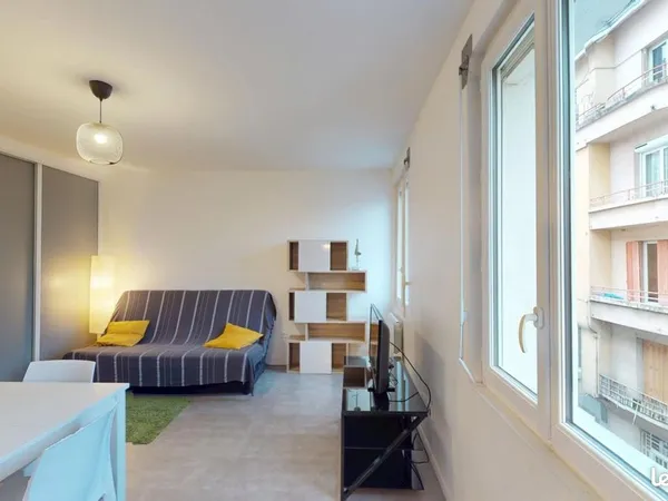 Studio 1 pièce 23 m² 