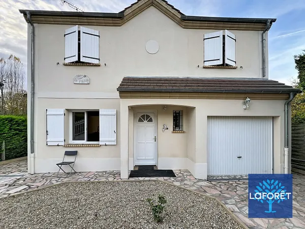 Maison Baulne 7 pièce(s) 105 m2 , 720m² de Terrain avec piscine 