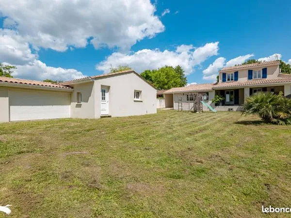 Maison 9 pièces 229 m² 