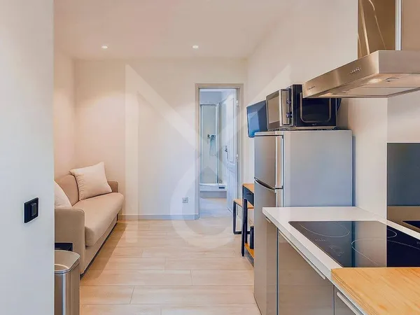 EGUILLES Village : Studio meublé en parfait état 