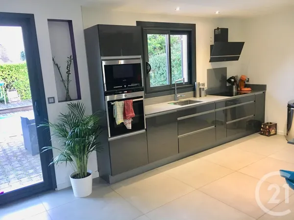 Maison 5 pièces 147 m² 