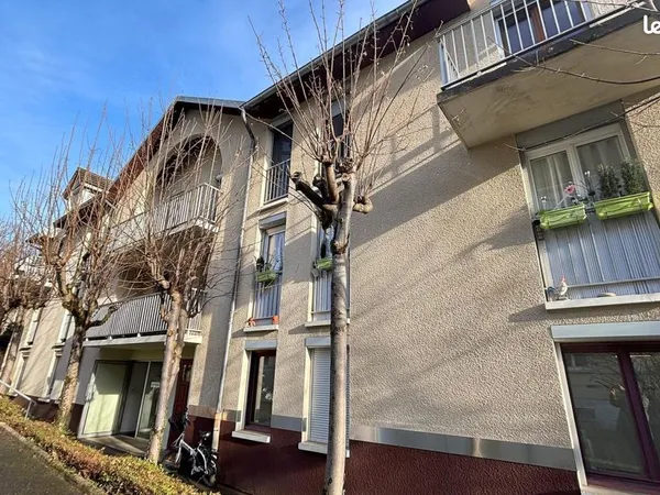 Studio 1 pièce 30 m² 