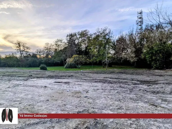 Terrain 645 m² 