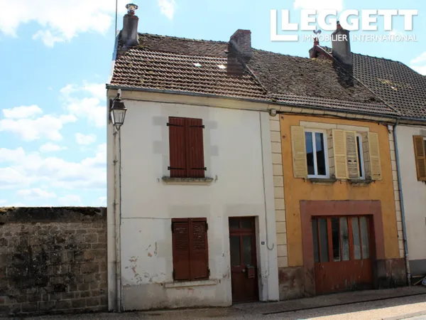 Jolie maison de village de 2 chambres à rénover avec jardin dans un joli village calme proche 