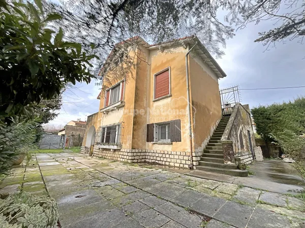 Maison de caracètre à 5 minutes des Arènes 