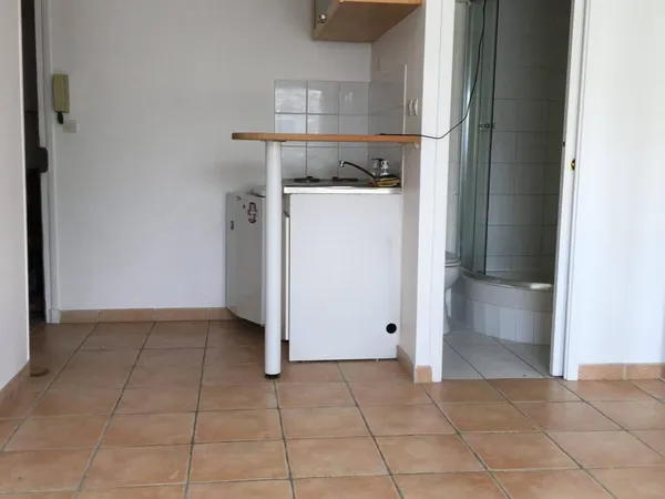 Appartement 1 pièce 14 m² 