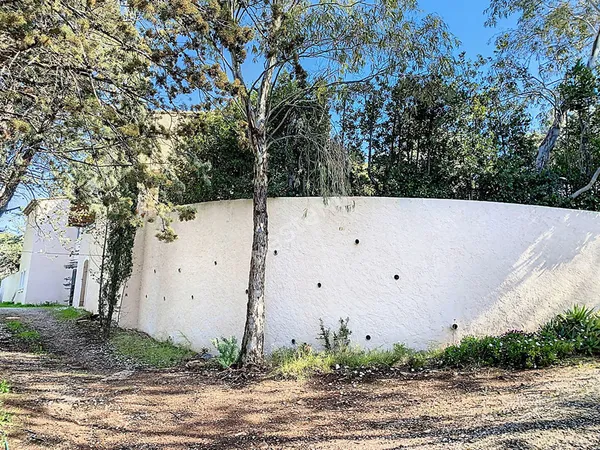 Demeure Provençale Ollioules/La Seyne T6 de 172m² sur un terrain de 2730 m². 