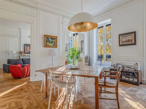 Appartement 3 pièces 125 m² 