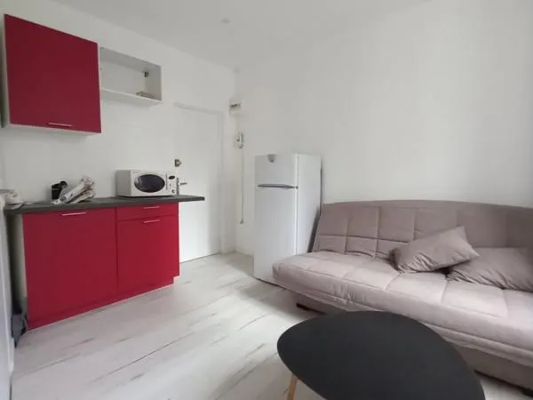 Studio 1 pièce 13 m² 