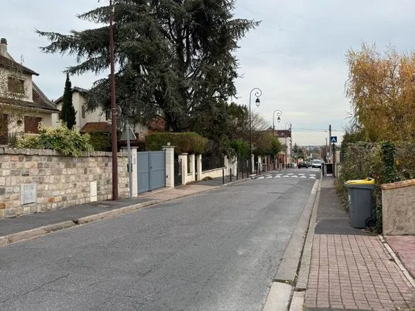 Terrain 1102 m² MONTMORENCY 