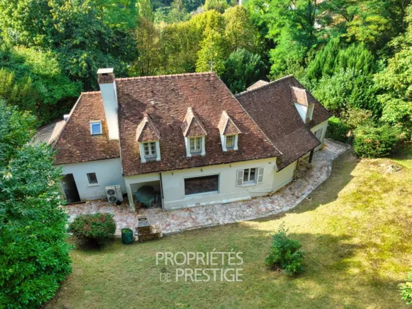 Propriété d'un hectare en lisière de forêt 