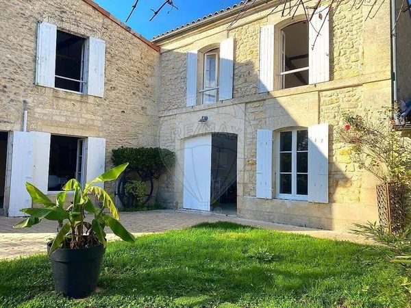 Maison 8 pièces 245 m² 