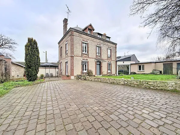 **Maison bourgeoise de caractère à proximité de Gallardon** 