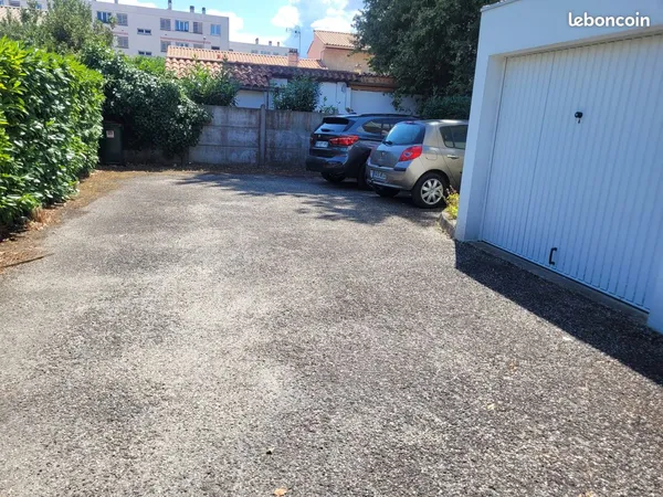 Parking/box 16 m² Pessac 