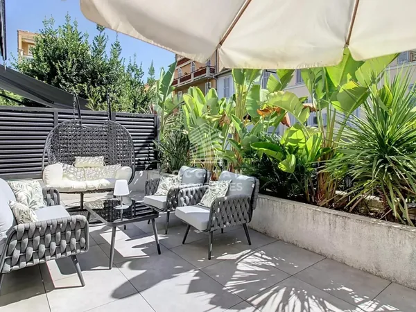 Résidence 2019 - Terrasse de 26 m2 - 600 mètres rue d'Antibes - Garage double 