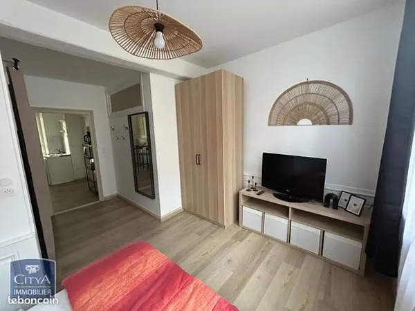 Studio 1 pièce 25 m² 