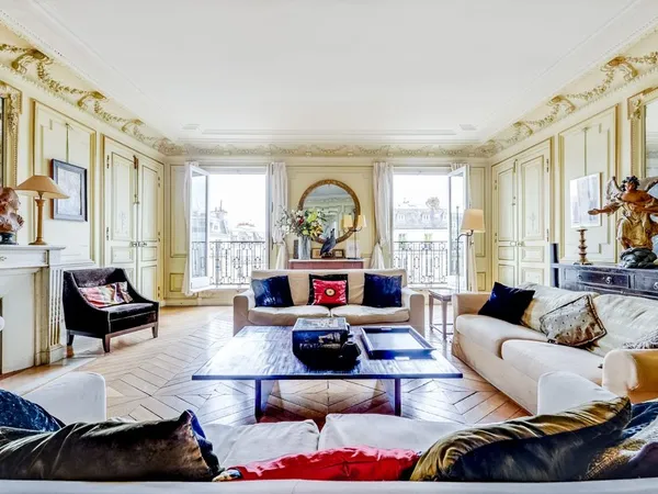 Appartement 7 pièces 261 m² 